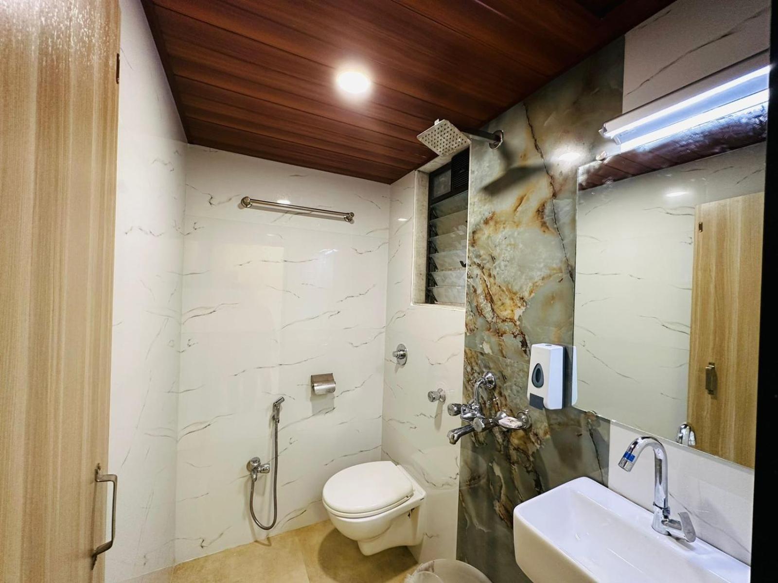 נאווי מומבאי Hotel Vashi Inn מראה חיצוני תמונה