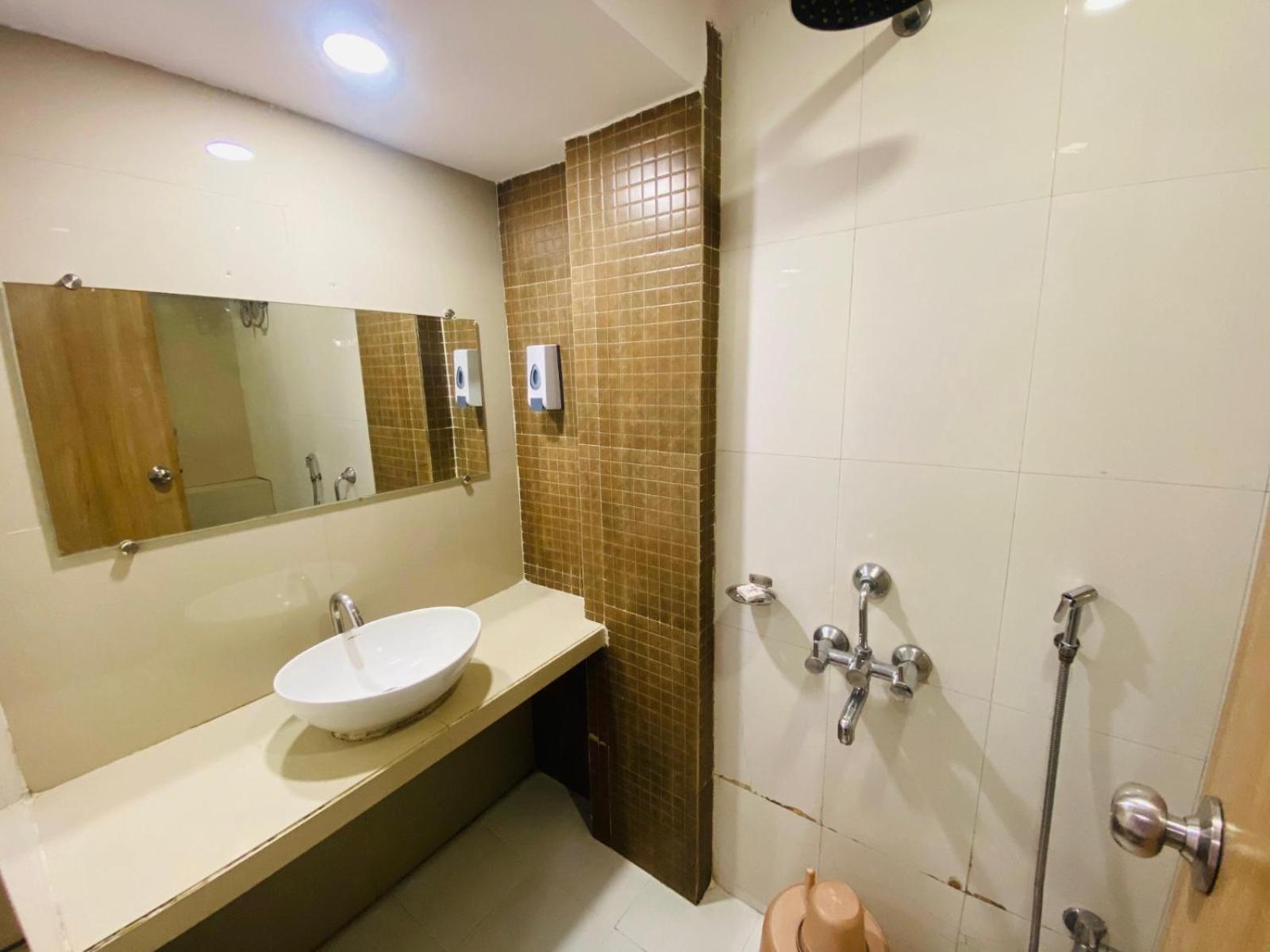 נאווי מומבאי Hotel Vashi Inn מראה חיצוני תמונה