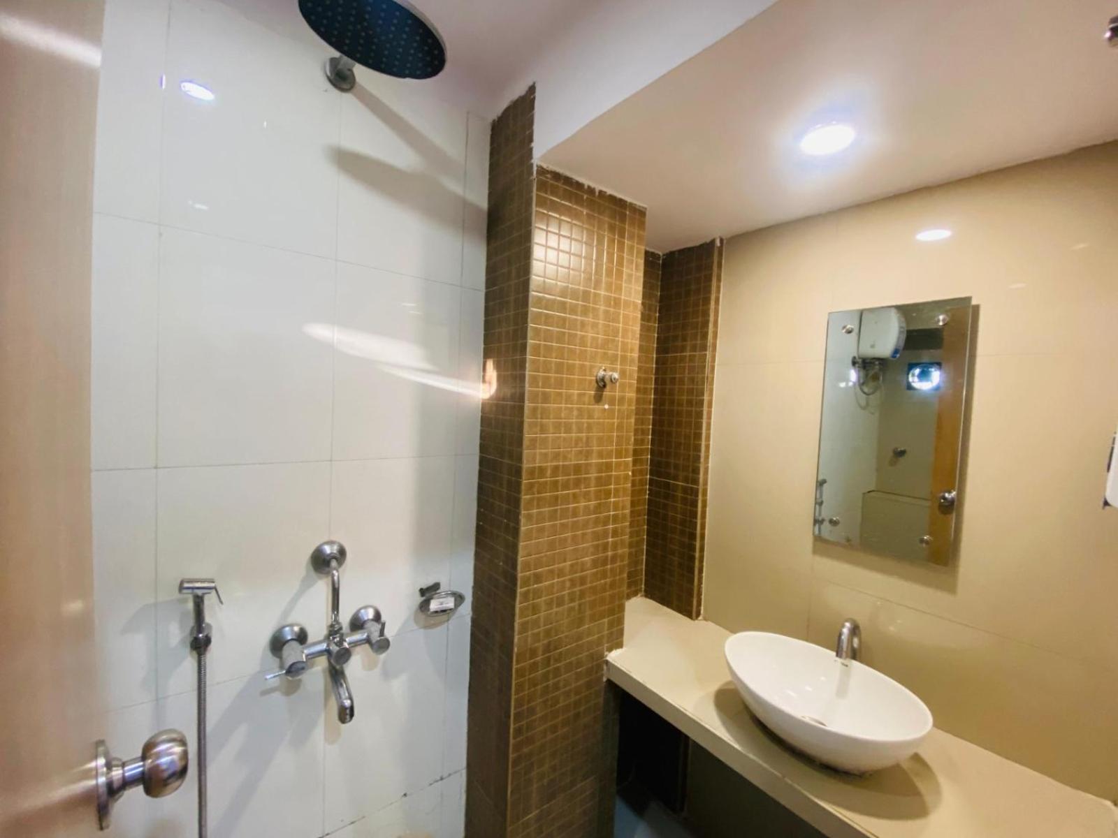 נאווי מומבאי Hotel Vashi Inn מראה חיצוני תמונה