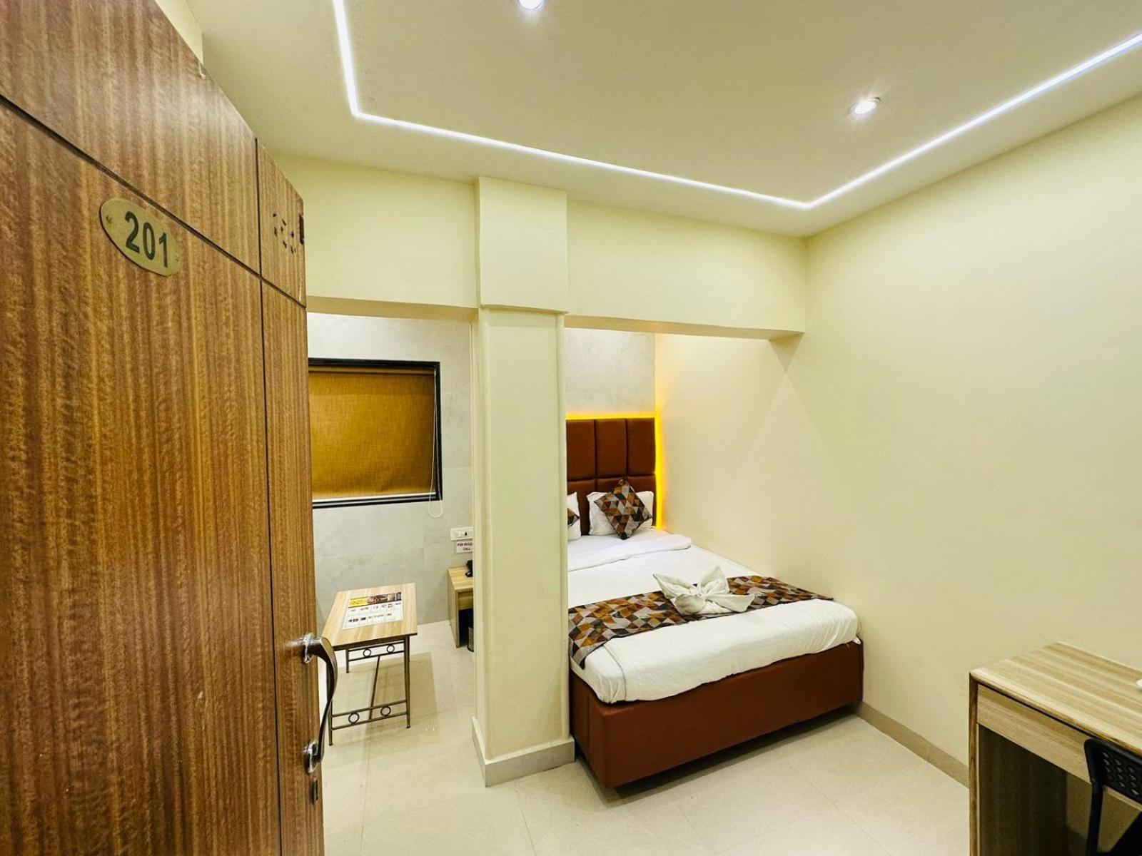 נאווי מומבאי Hotel Vashi Inn מראה חיצוני תמונה