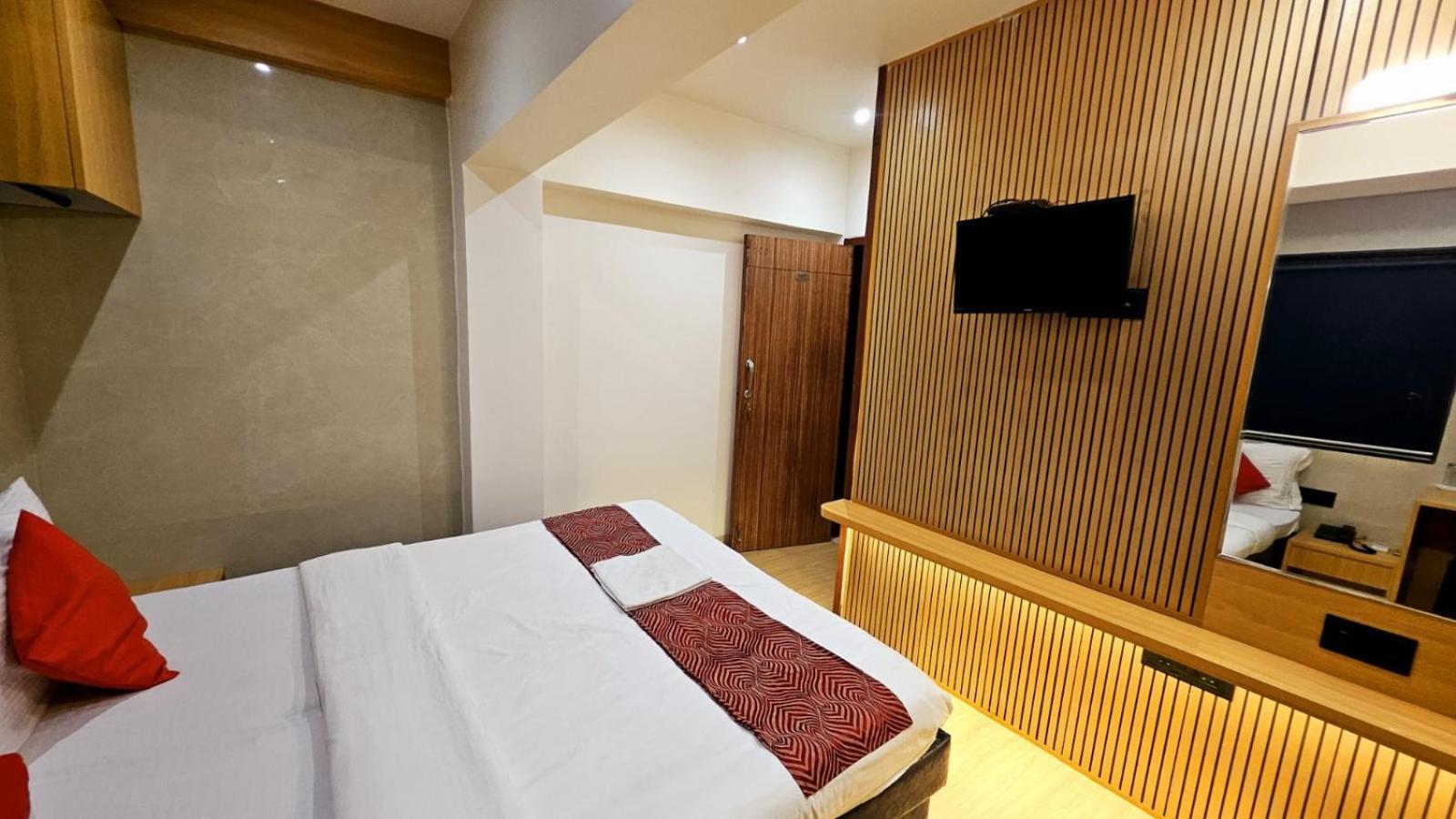 נאווי מומבאי Hotel Vashi Inn מראה חיצוני תמונה